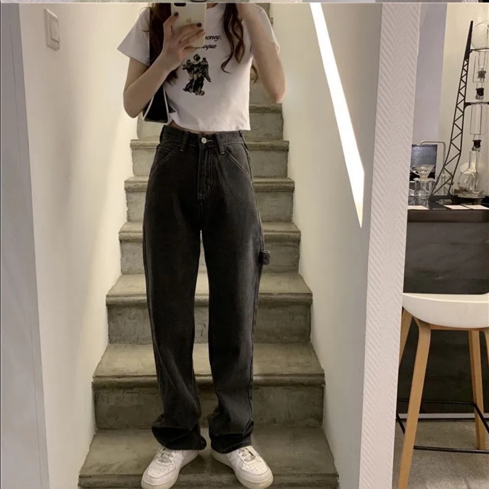 BLACK STRAIGHT CUT HIGH WAISTED JEANS